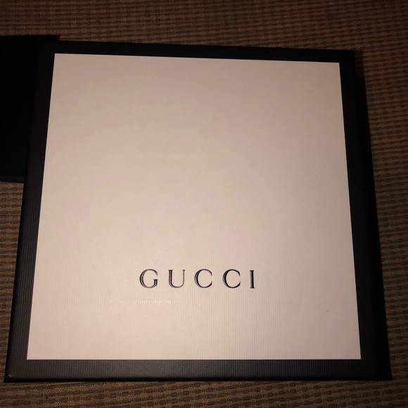 Worn only 2 times - Picture 3 of 4